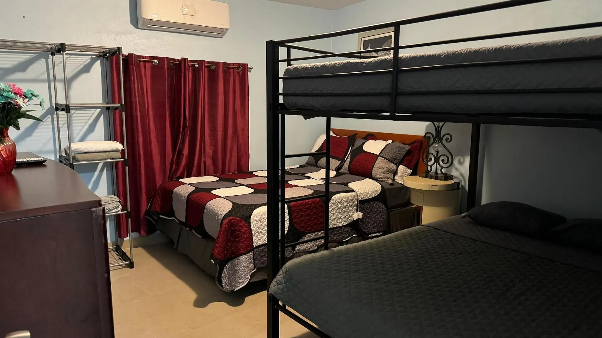 Studio With Private Entrance And Bath Sleeps Up To 6, Unit 1 San Juan